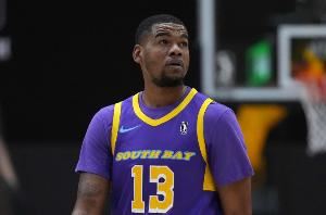 场均23+5+8&多支CBA球队追求！美记：梅森-琼斯加盟珀斯野猫队