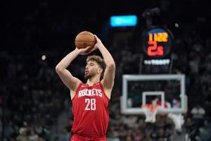 4中3后连续7投不中!申京上半场11中3得到8分3助2失误 正负值-11